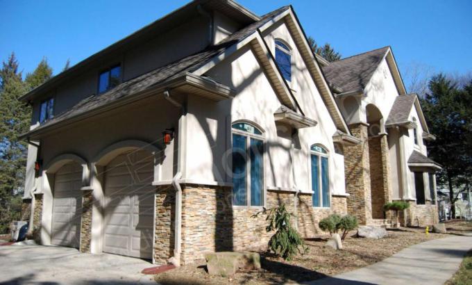 Natural Stacked Stone Veneer on a Home